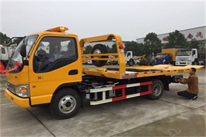 汕尾哪里有拖车服务